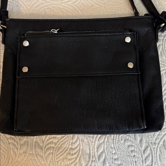 Enzo Angiolini Elegant Black Crossbody Bag - Picture 2 of 6